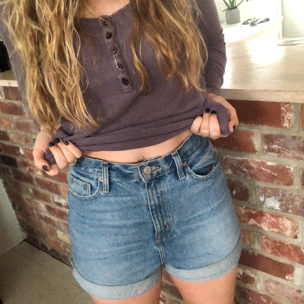 Urban Outfitters Mom High-rise Jean shorts